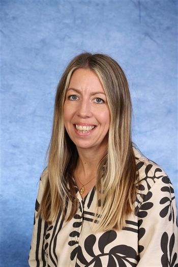 Mrs J Burns's team photo'