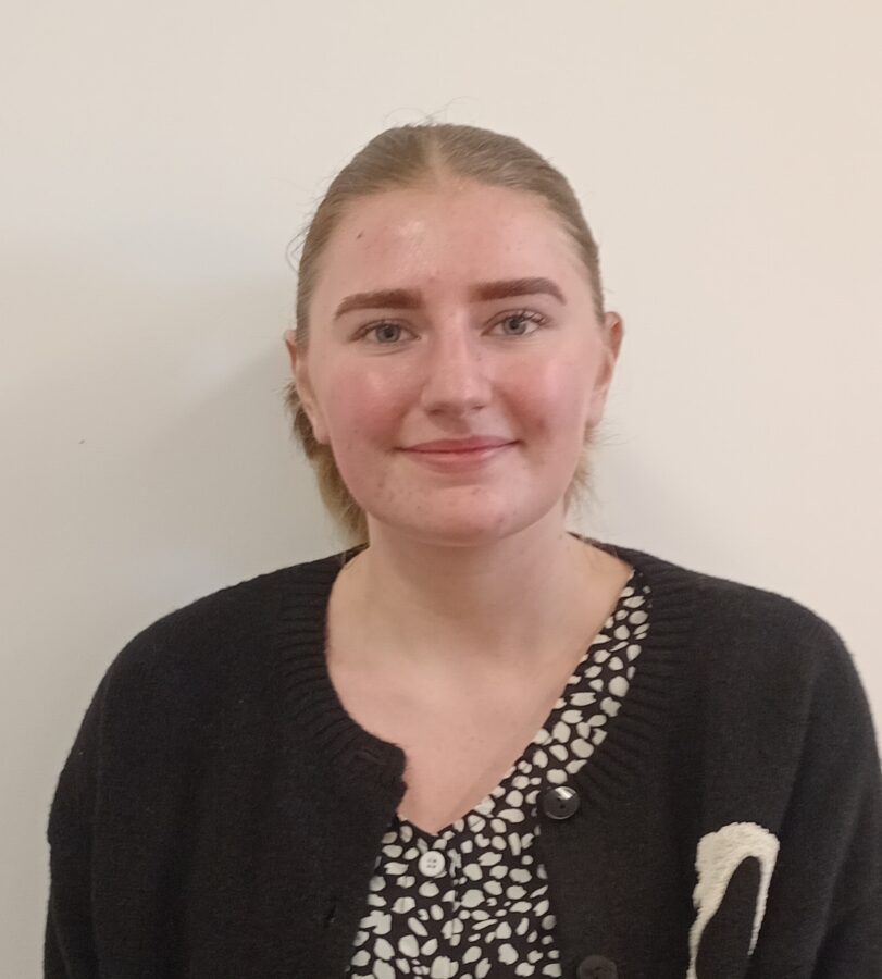 Miss E Everest's team photo'