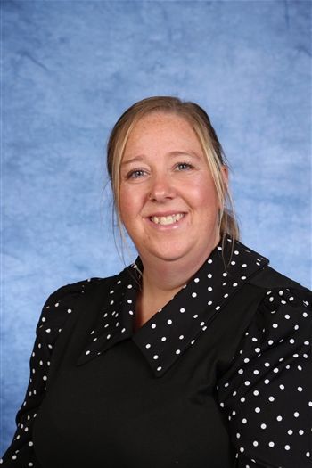 Miss V Freer's team photo'