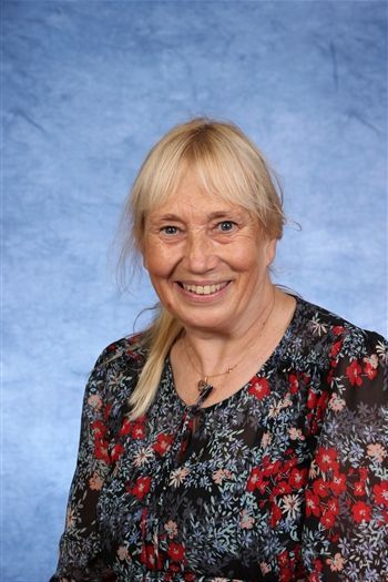 Miss S Oates's team photo'